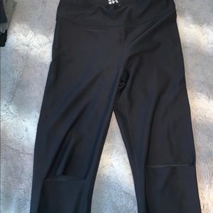 Black athletic leggings